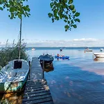 Prázdninový dům Picturesque Lakeview House For 6 *