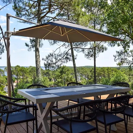 Picturesque Lakeview House For 6 *