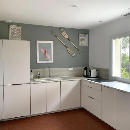 Picturesque Lakeview House For 6 *